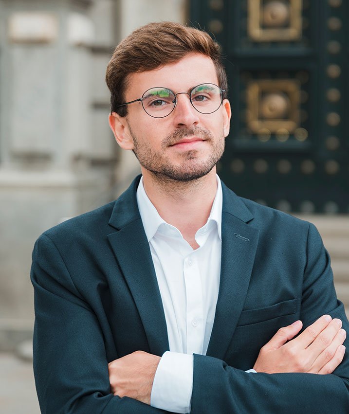 Dr. Eric Harrison